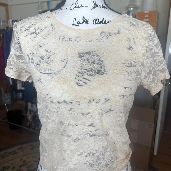 Forever 21 Tops - Cream see through lace crop top with short sleeves